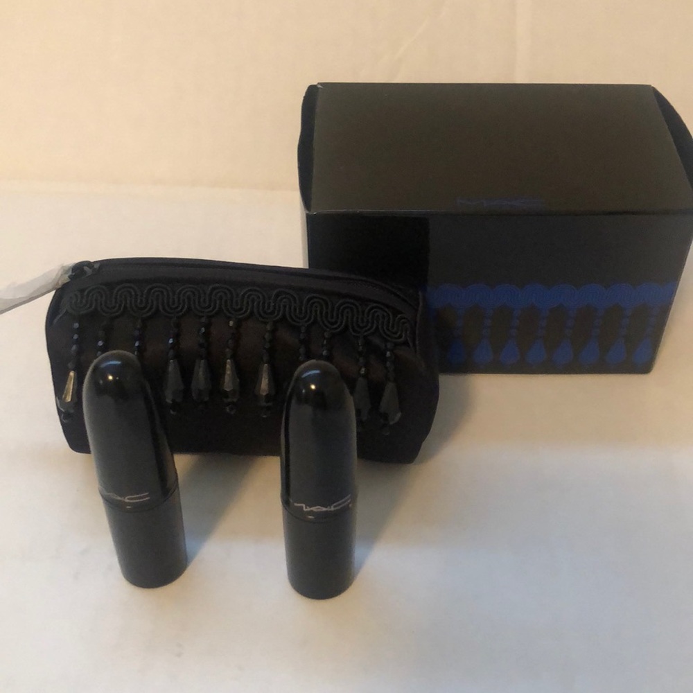 🎊HOST PICK -New Mac Cosmetics Lipsticks with case - Picture 2 of 2